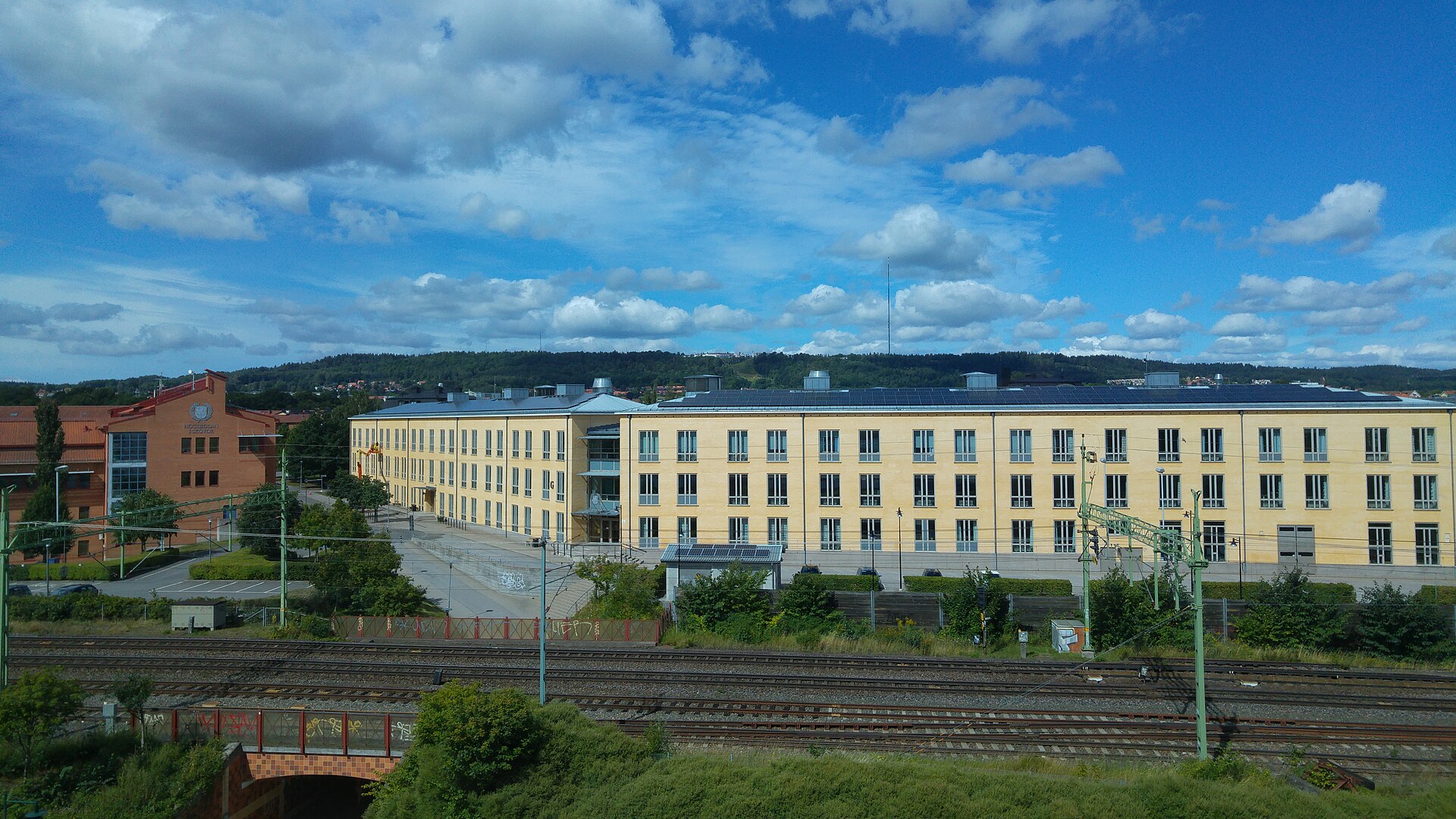 Hus E och G på Högskolan i Skövdes campus.